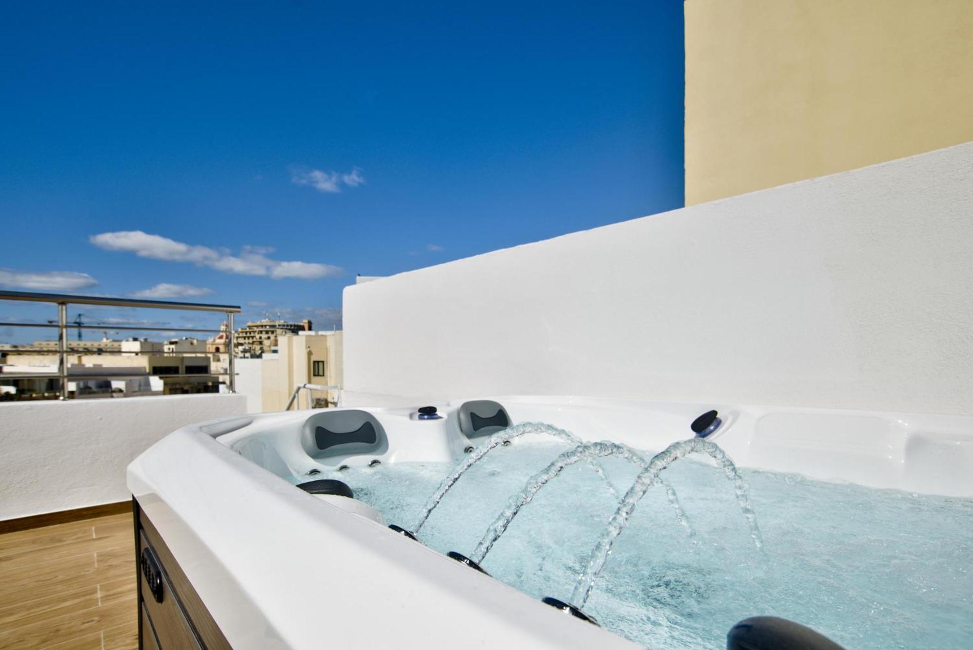 Sliema 2-Bedroom Central Apartments And Penthouse With Jacuzzi Exteriér fotografie